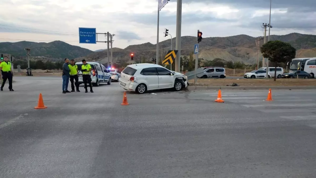 Çorum\'da trafik kazası: 2\'si çocuk 4 kişi yaralandı