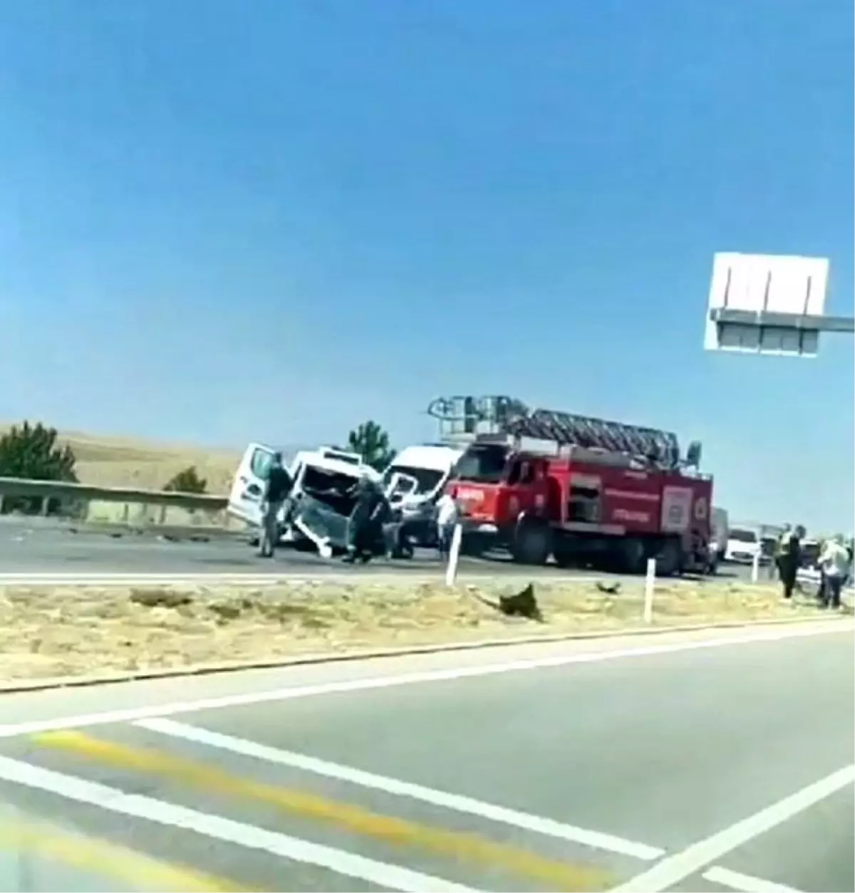 Eskişehir-Ankara Karayolu\'nda Minibüs Kazası: 2 Ölü