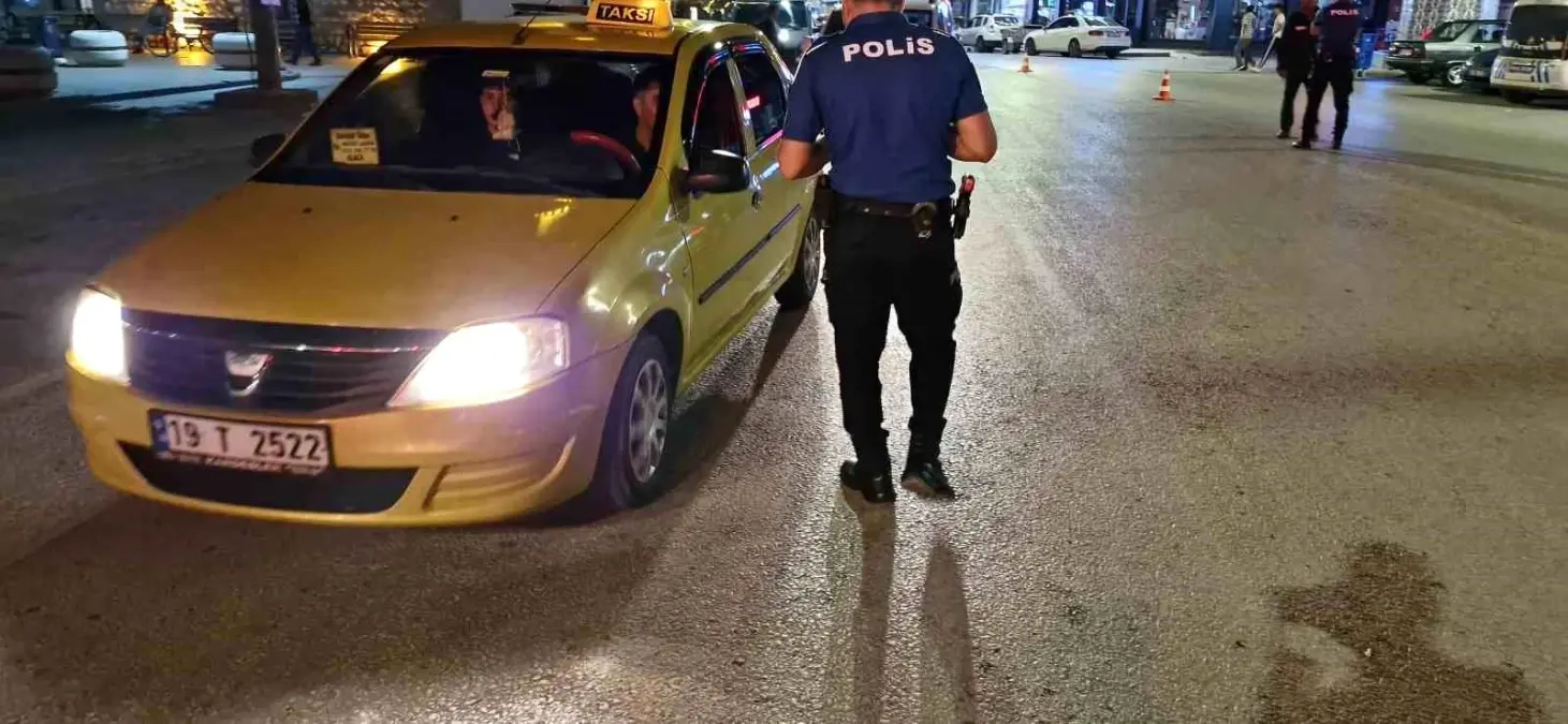Çorum\'da yapılan denetimlerde 3 araç trafikten men edildi