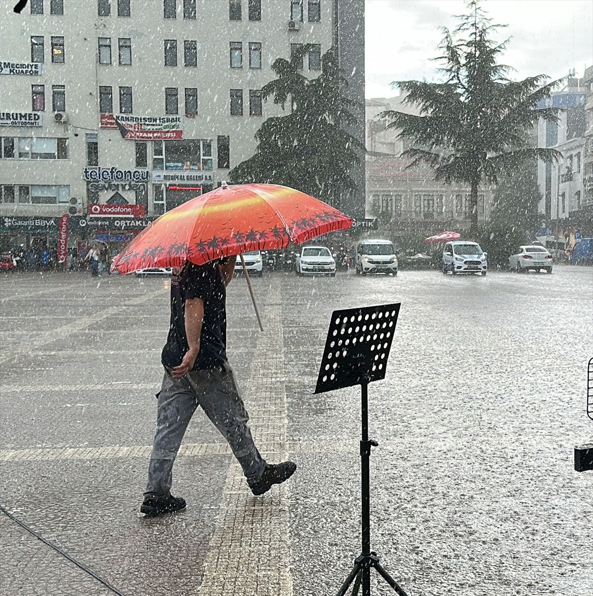 Samsun\'da sağanak hayatı olumsuz etkiledi