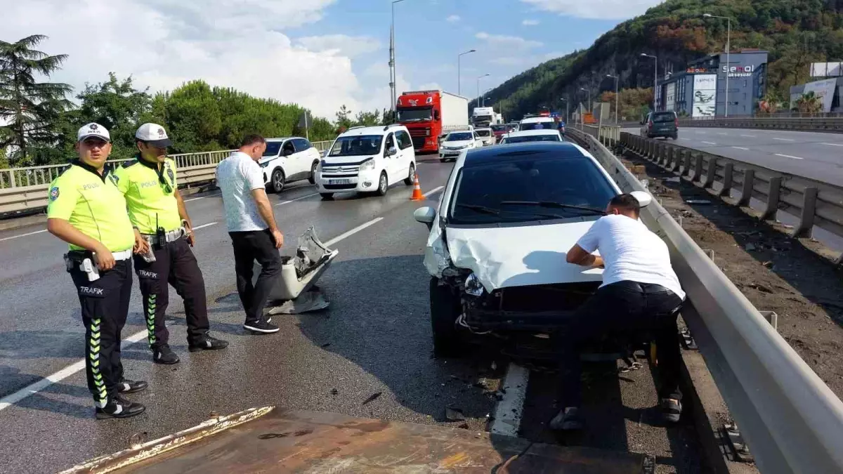 Samsun\'da Zincirleme Trafik Kazası: 3 Kişi Yaralandı