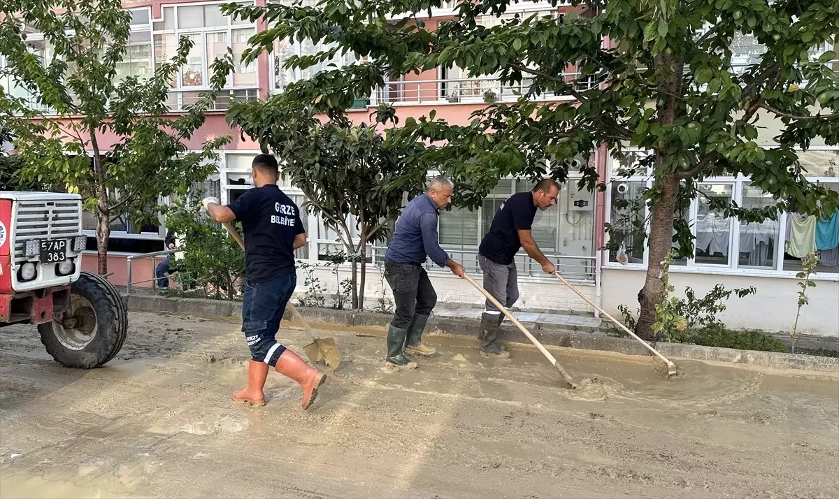 Sinop\'un Gerze ilçesinde sağanak nedeniyle 87 evde hasar meydana geldi