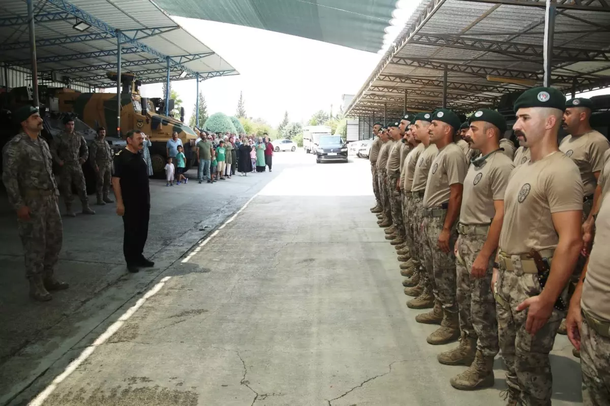 Osmaniye İl Emniyet Müdürlüğü\'ne bağlı Özel Harekat polisleri Suriye\'ye uğurlandı