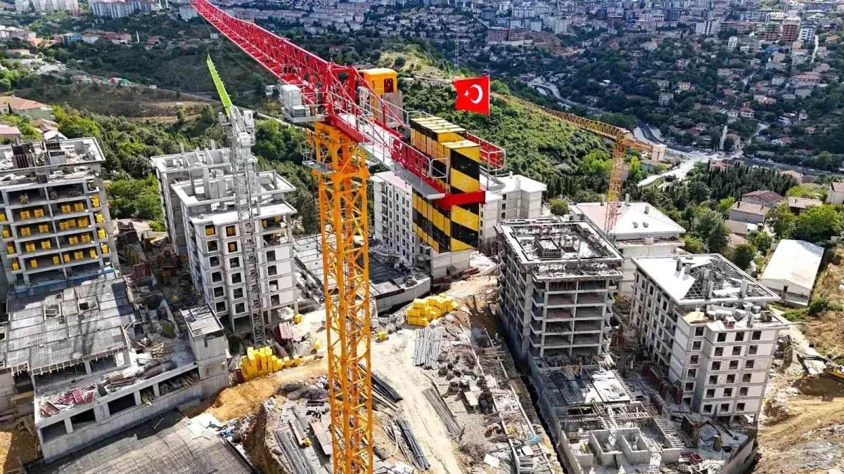 Ümraniye\'de 2 Bin 500 Kişilik Konut Projesi Hızla Yükseliyor