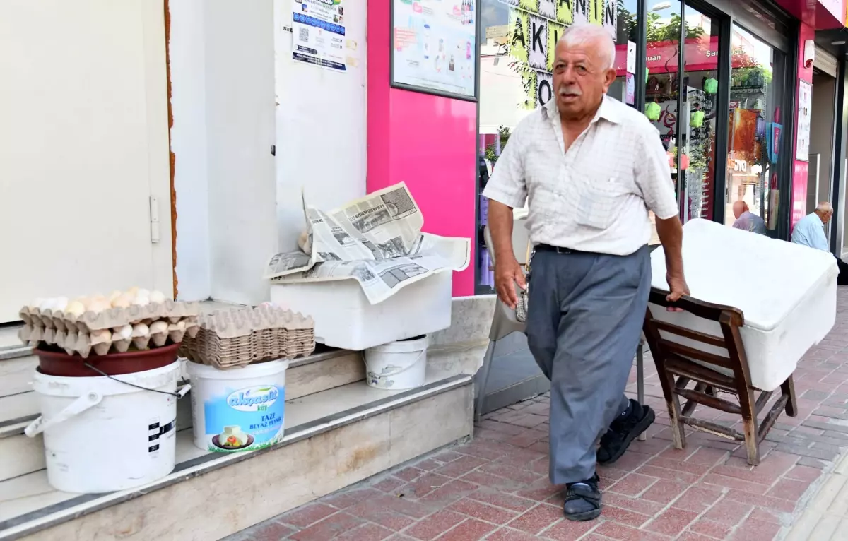 Osmaniye\'de 52 Yıldır Takas Yöntemiyle Geçimini Sağlayan Esnaf