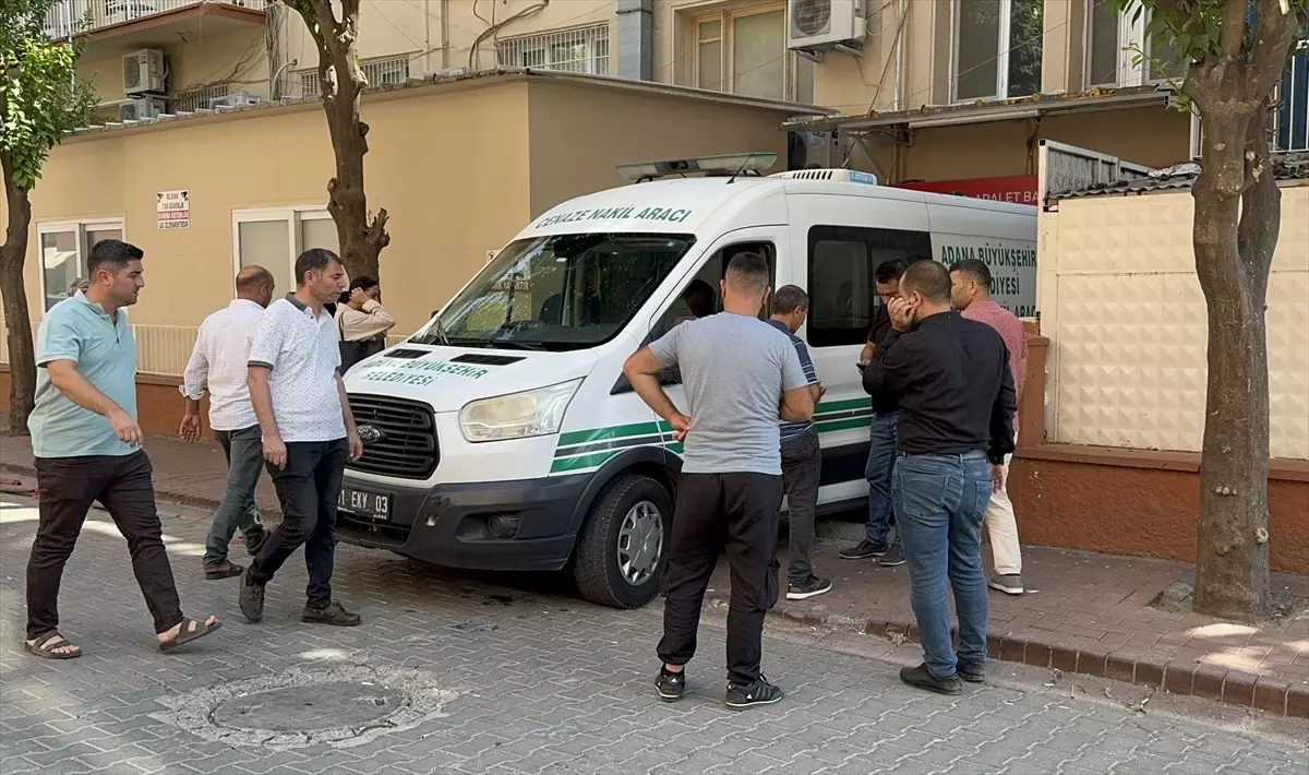 Adana\'da su kuyusunda yaşamını yitiren 2 kişinin cesedi yakınlarına teslim edildi