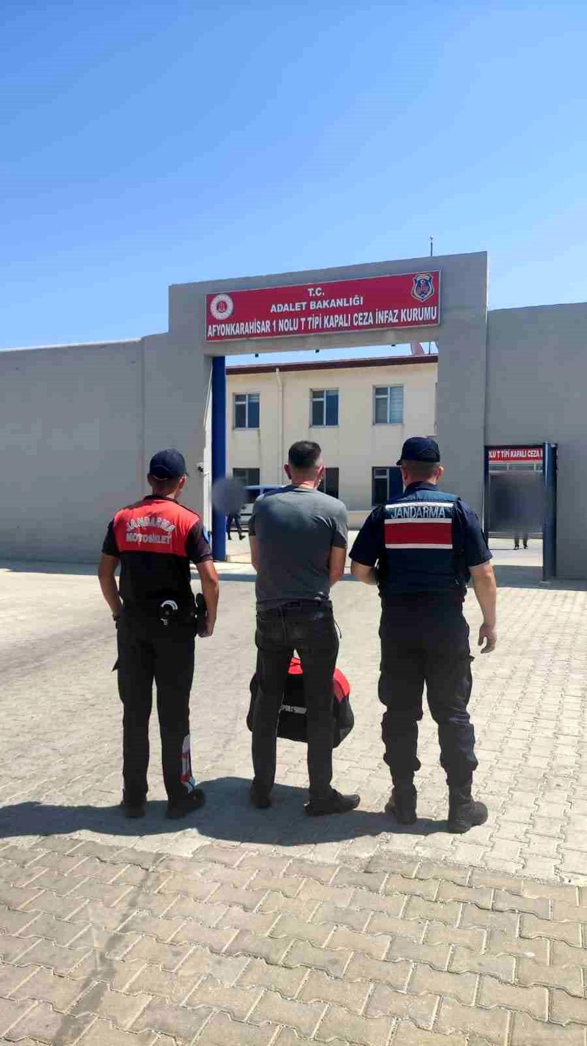 Afyonkarahisar\'da Kasten Yaralama Suçundan Hükümlü Yakalandı