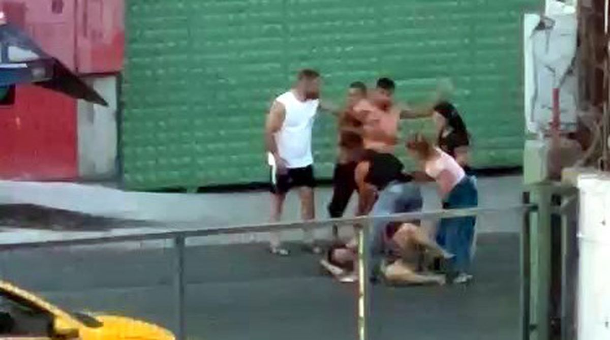 Avcılar\'da kadına şiddet: Yumrukladı, yerde sürükledi, defalarca sopayla vurdu