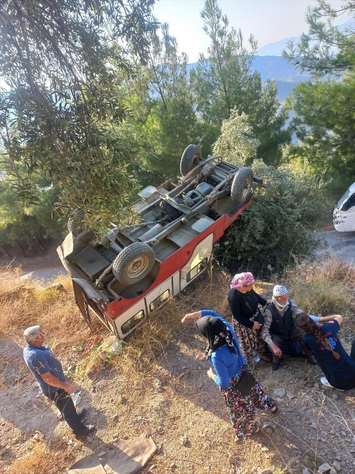 Aydın\'da cip devrildi: 4 yaralı