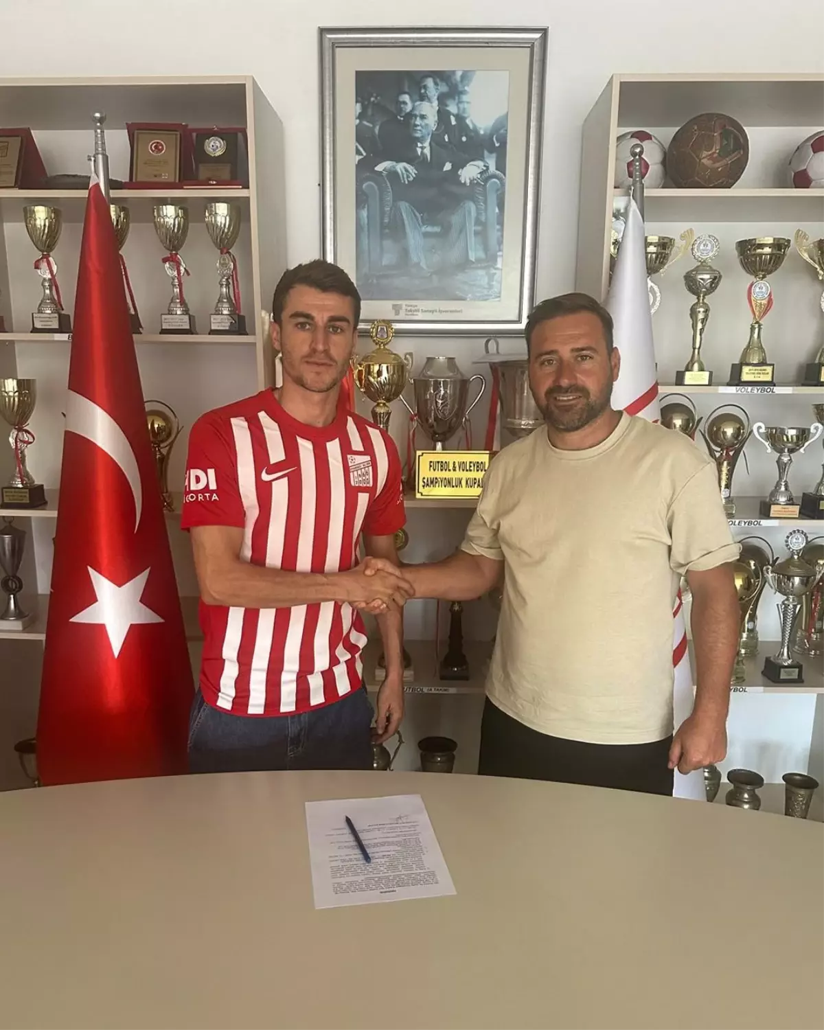 Ayvalıkgücü Belediyespor, Namık Barış Çelik\'i transfer etti