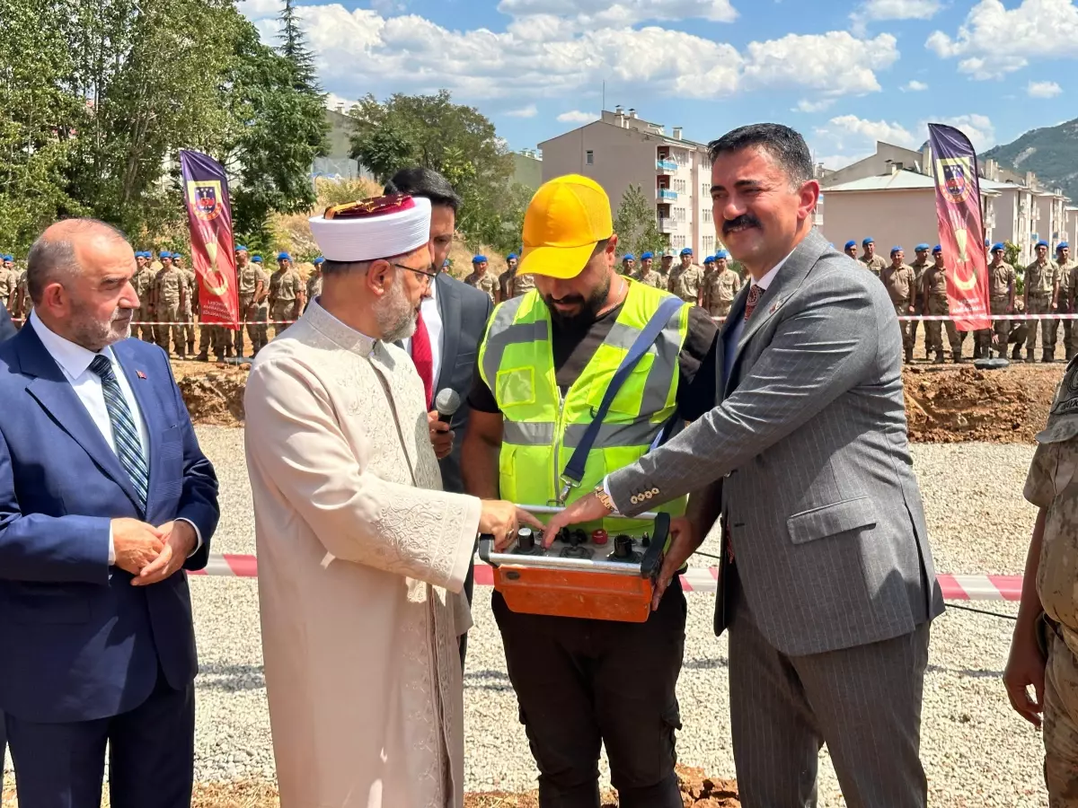 Diyanet İşleri Başkanı Ali Erbaş: Camilerimiz Milletimizin Sığınma Mekanları Olmuş