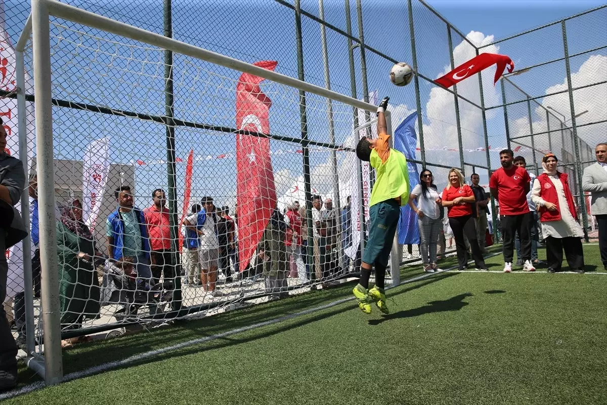 Gençlik ve Spor Bakanı Hatay Stadı\'nın Yeni Sezona Yetiştirilmesini Hedefliyor