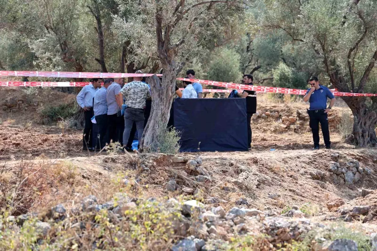 İzmir\'de Baba, 4 Çocuğuna Ateş Etti: 3 Çocuk Hayatını Kaybetti