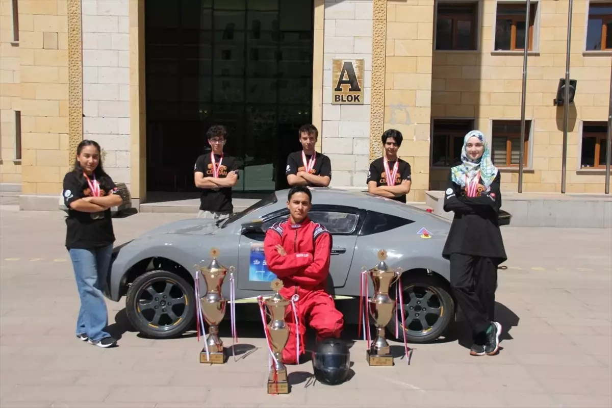 Liselilerin ödüllü elektrikli otomobili TEKNOFEST\'te görücüye çıkacak