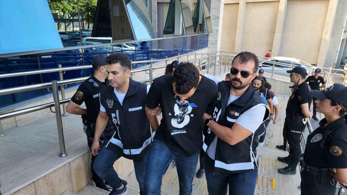 Zonguldak\'ta Lüks Araç Kundaklama Olayının Arkasında Organize Suç Örgütü Çıktı