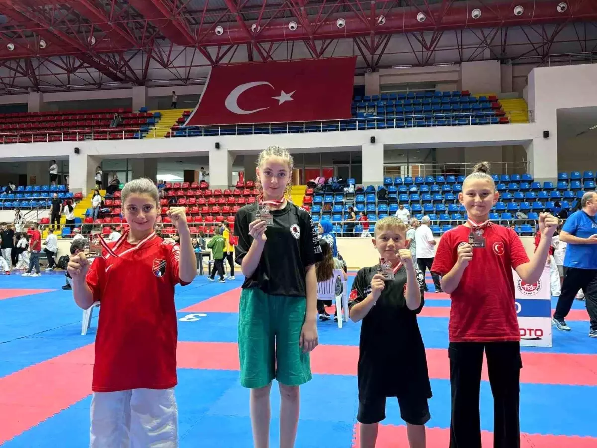 Manyas Belediye Karate Takımı Uluslararası Marmara Cup 2024\'ten Madalyalarla Döndü