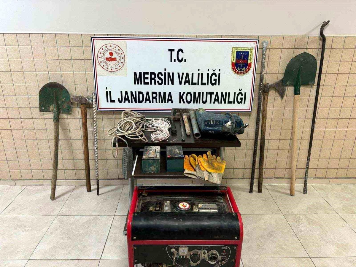 Mersin\'de Kaçak Kazı Yapan 11 Şüpheli Yakalandı
