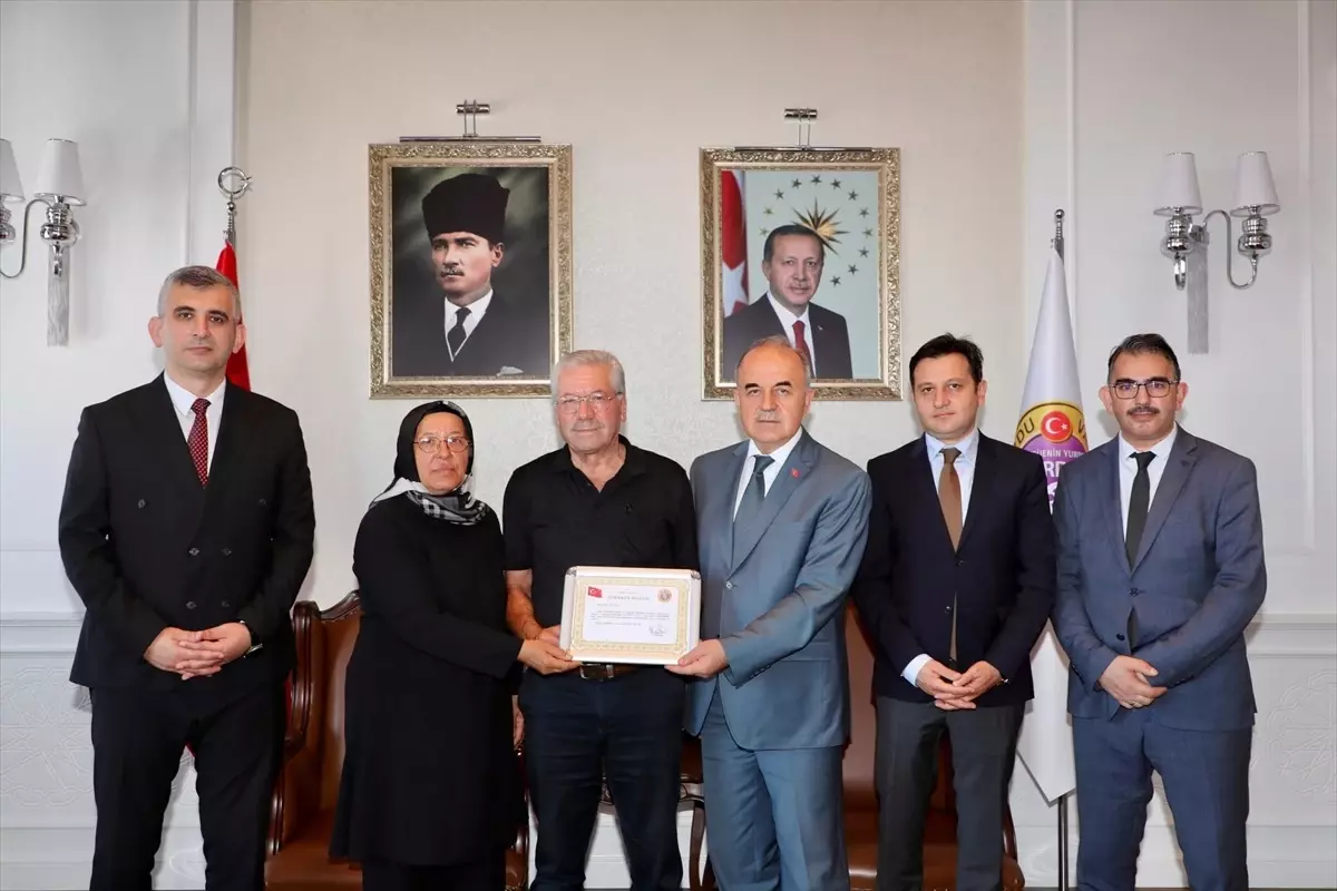 Ordu Valisi, akciğer kanseri teşhis cihazı için bağış yapan çifti kutladı