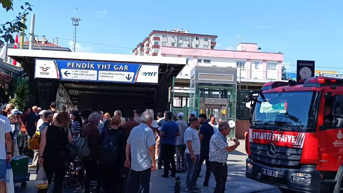 Pendik\'te Marmaray İstasyonunda Yangın Çıktı