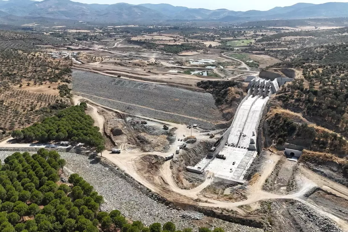 Balıkesir\'de Reşitköy Barajı İnşaatı Devam Ediyor