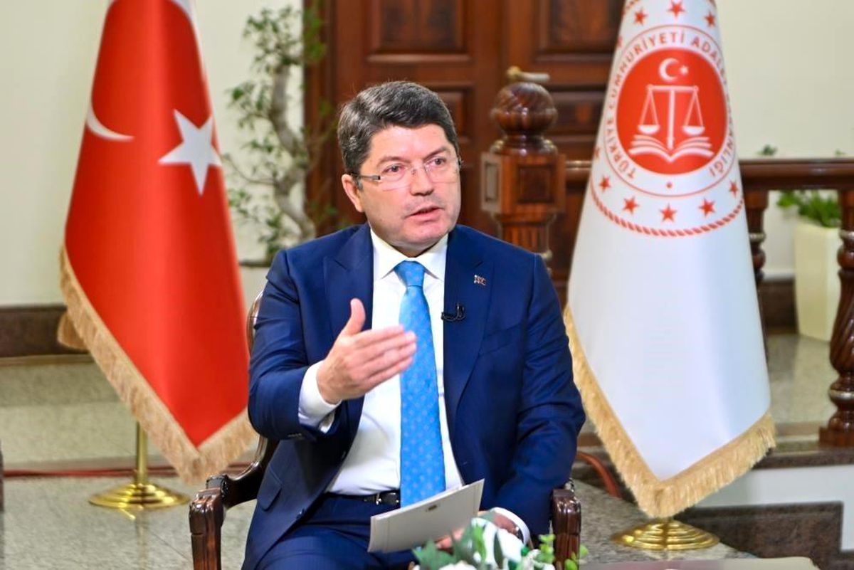 Başörtülü diş hekimliği öğrencisinin başvurusu reddedildi iddiasıyla soruşturma başlatıldı
