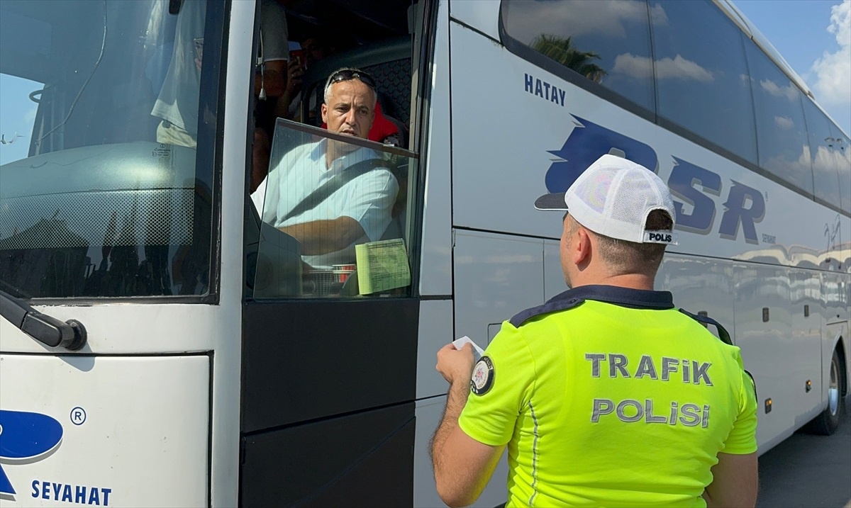 Adana\'da Otobüslerde Emniyet Kemeri Denetimi