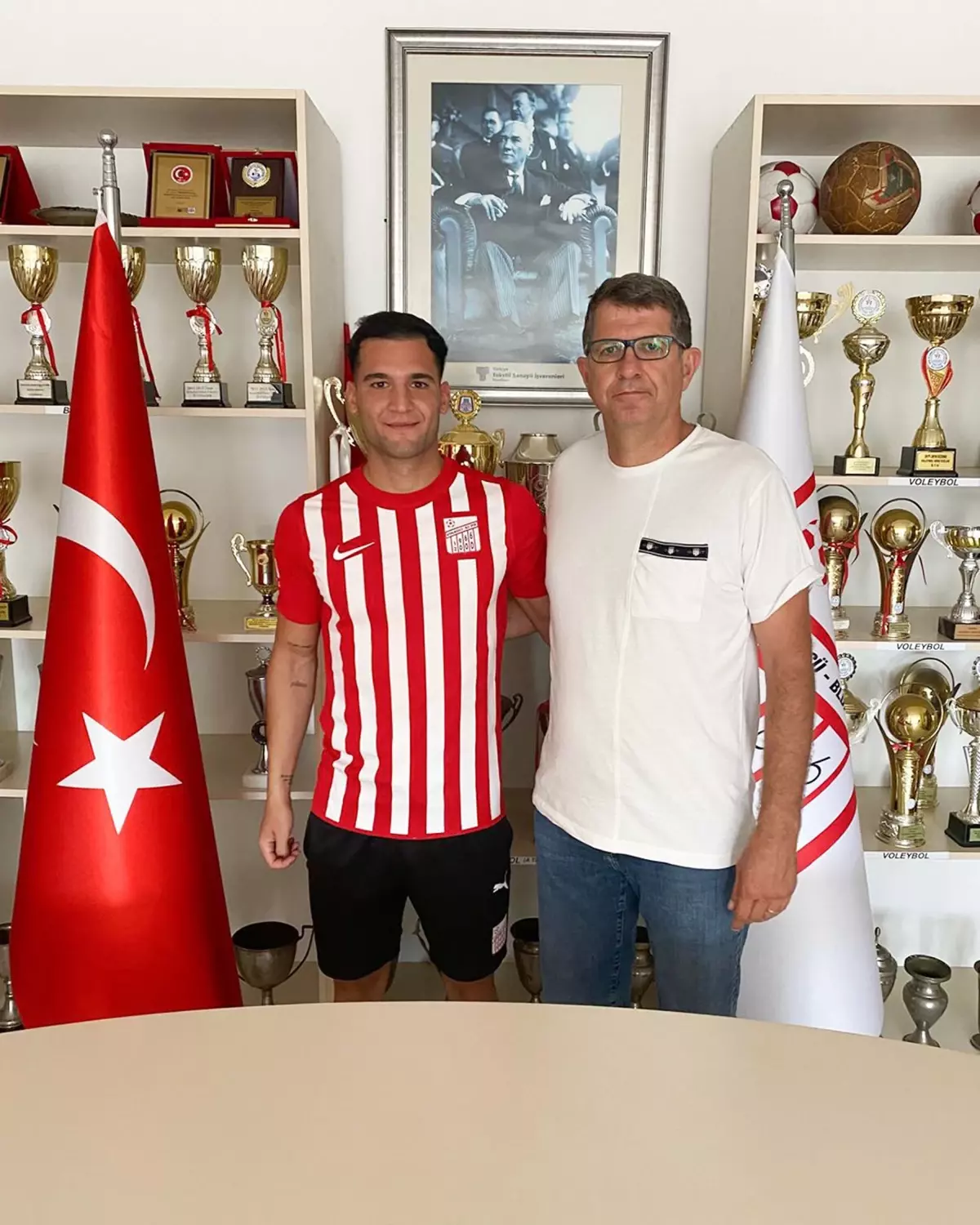 Ayvalıkgücü Belediyespor, Semih Kayan ile sözleşme imzaladı