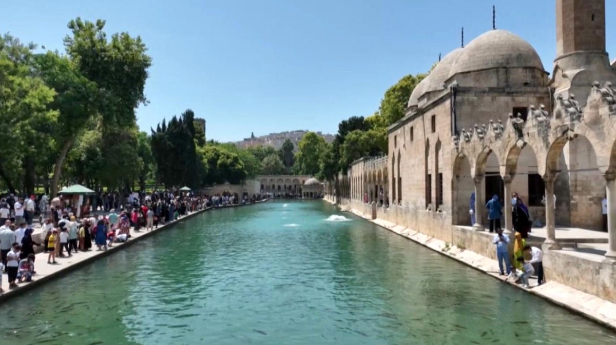 Şanlıurfa\'da Balıklıgöl\'de Çocuğun Kurtarılma Anı