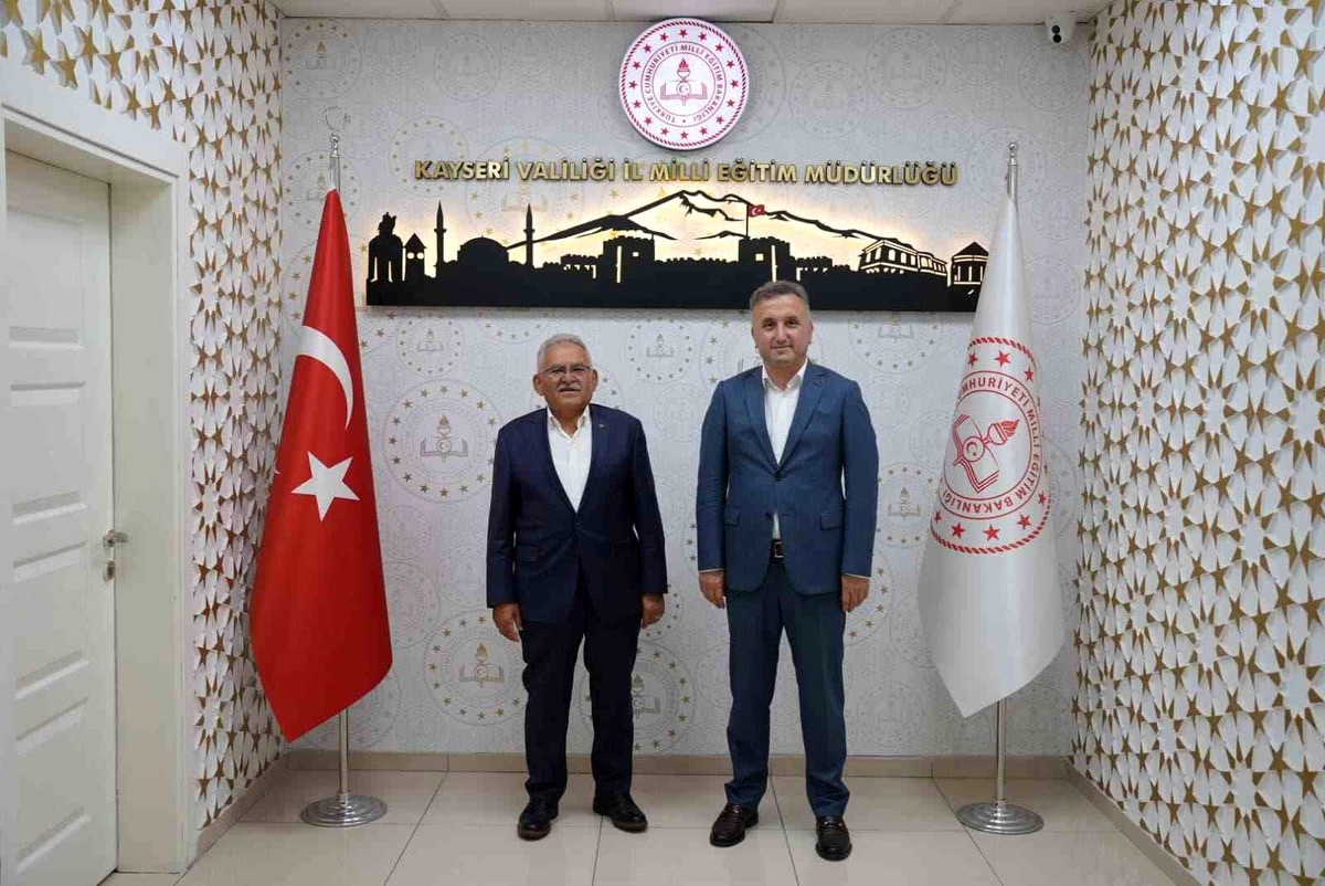 Başkan Büyükkılıç, Kayseri İl Milli Eğitim Müdürü Esen\'i ziyaret etti