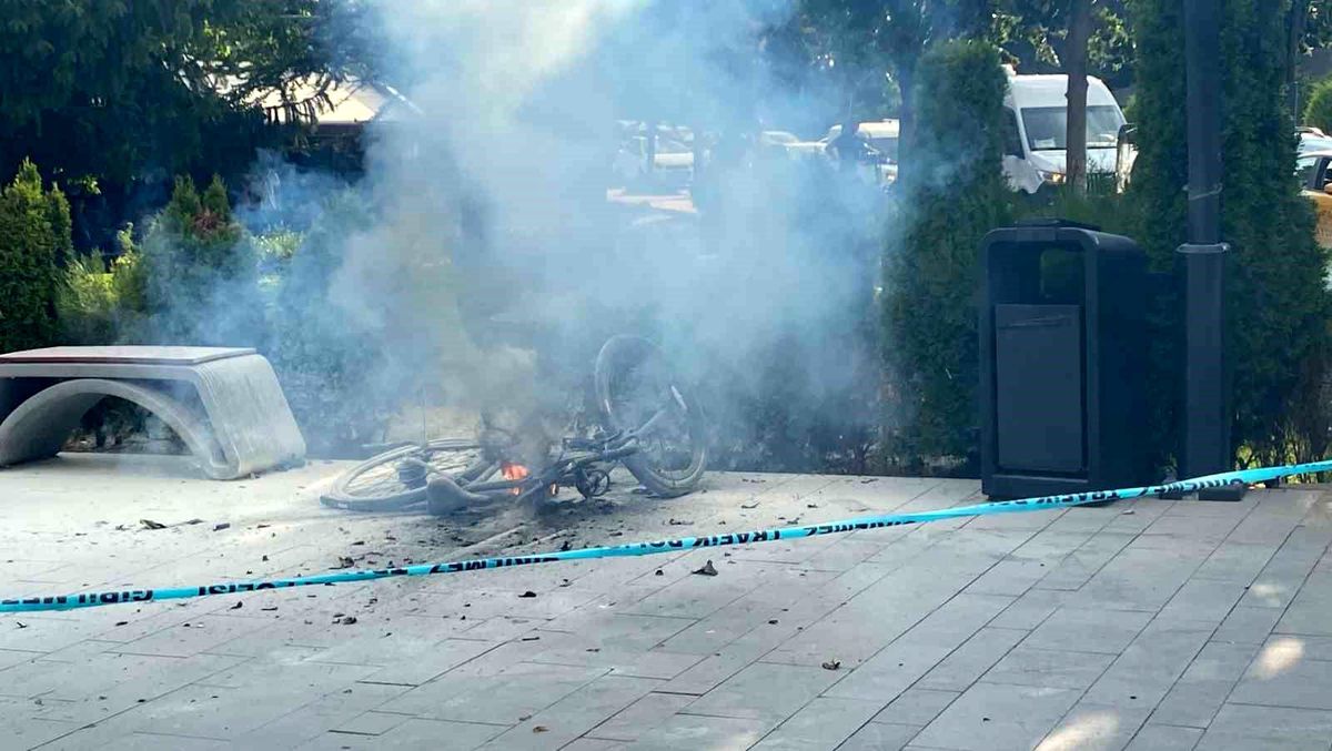 Bolu\'da Bisikletin Aküsü Patladı, Polis Ekipleri Yangına Müdahale Etti