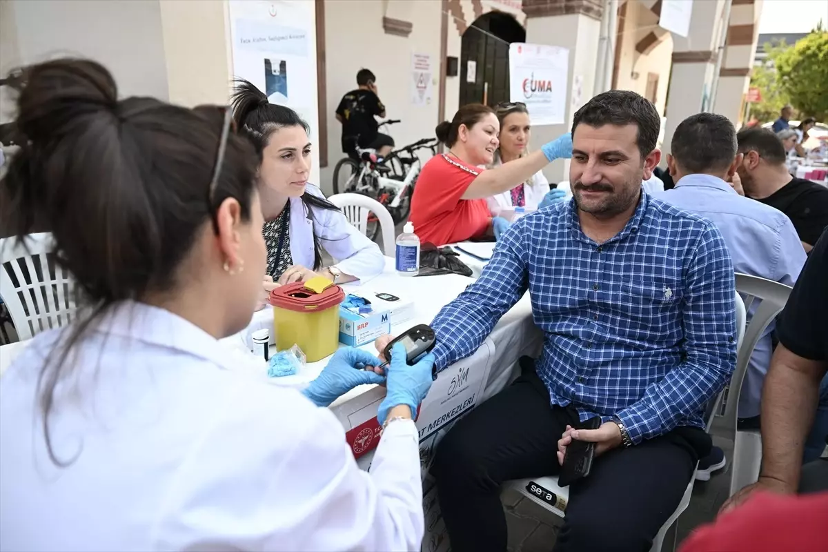 Cami avlusunda şeker hastalığını öğrenen Celal dededen "sağlık taramasına katılın" çağrısı