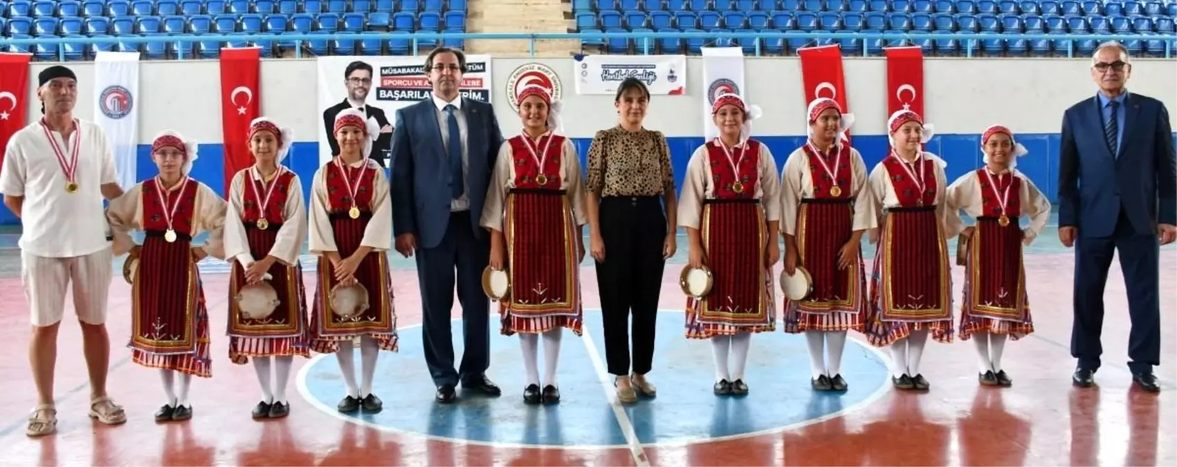 ÇOMÜ\'de Kadın Veteran Hentbol Turnuvası Sona Erdi