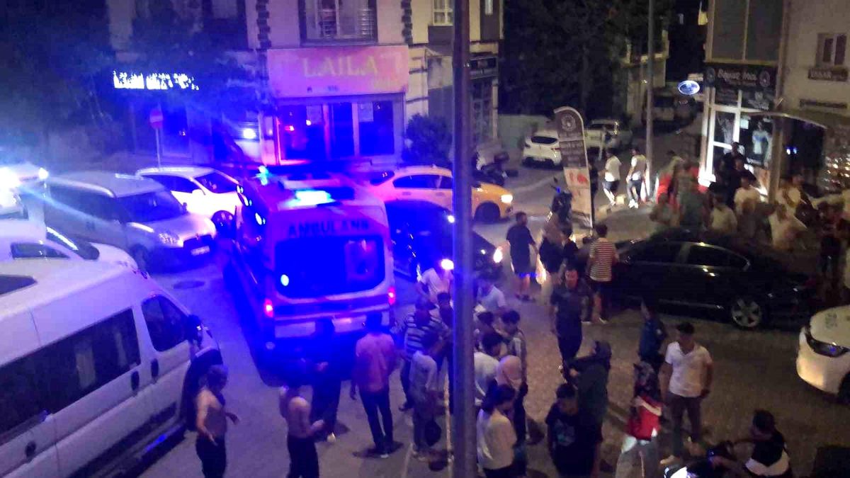 Tekirdağ Çorlu\'da Barışma Girişimi Kavgayla Sonuçlandı: 4 Kişi Yaralandı