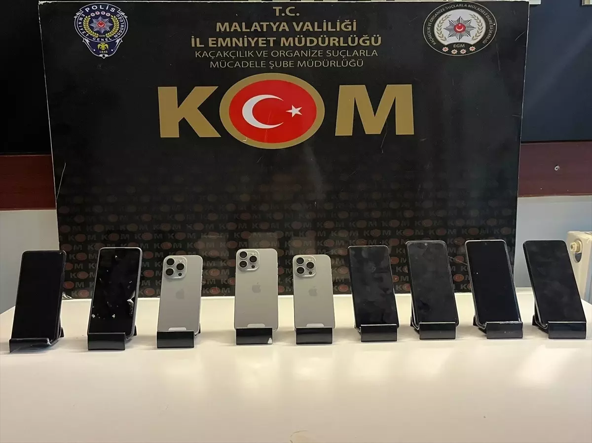 Malatya\'da Kaçakçılık Operasyonu: Cep Telefonları ve Malzemeler Ele Geçirildi