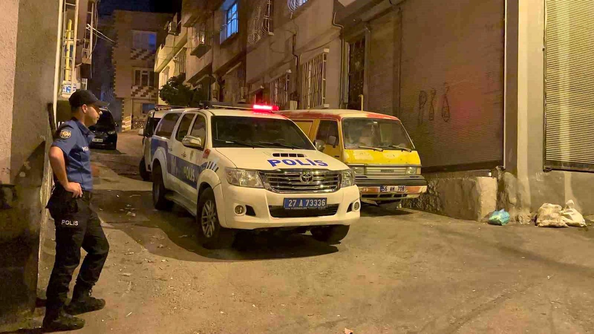 Gaziantep\'te 10 yaşındaki çocuk, gürültü çıkardığı iddiasıyla esnaf tarafından öldürüldü