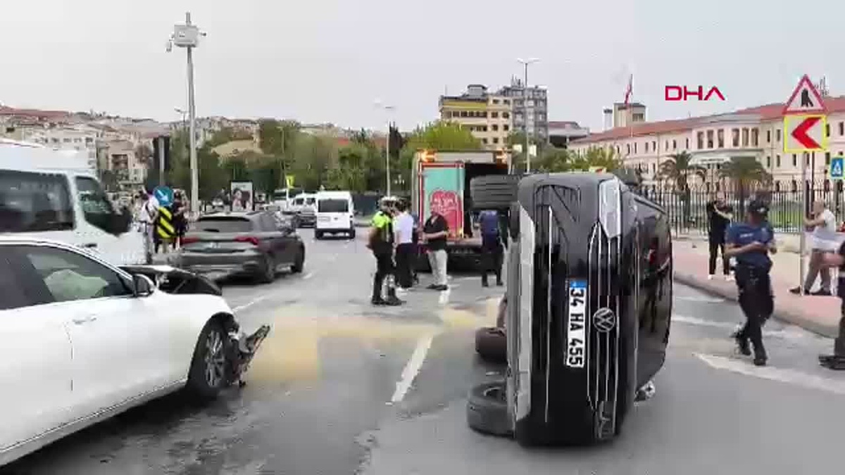 Beyoğlu\'nda Otomobil Kazası: Bir Kişi Yaralandı