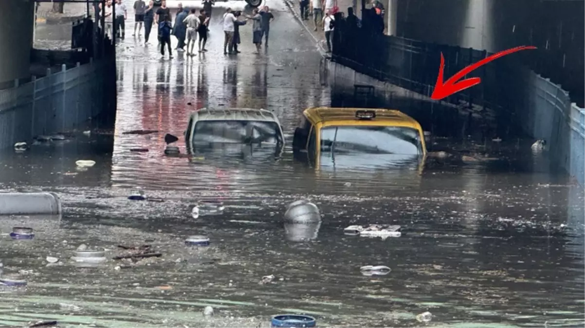 İstanbul\'da beklenen sağanak ve dolu yağışı başladı! Feci görüntüler geliyor