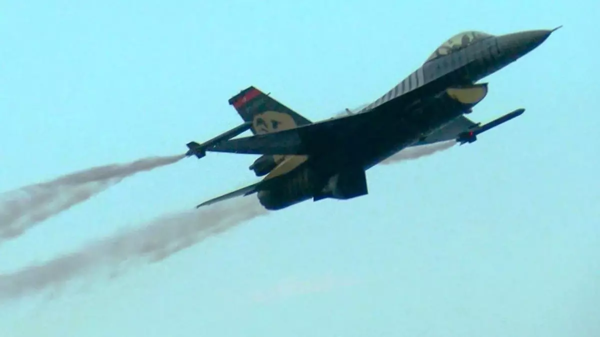 SOLOTÜRK, Yenikapı\'da gösteri uçuşu için çevre tanıma uçuşu yaptı