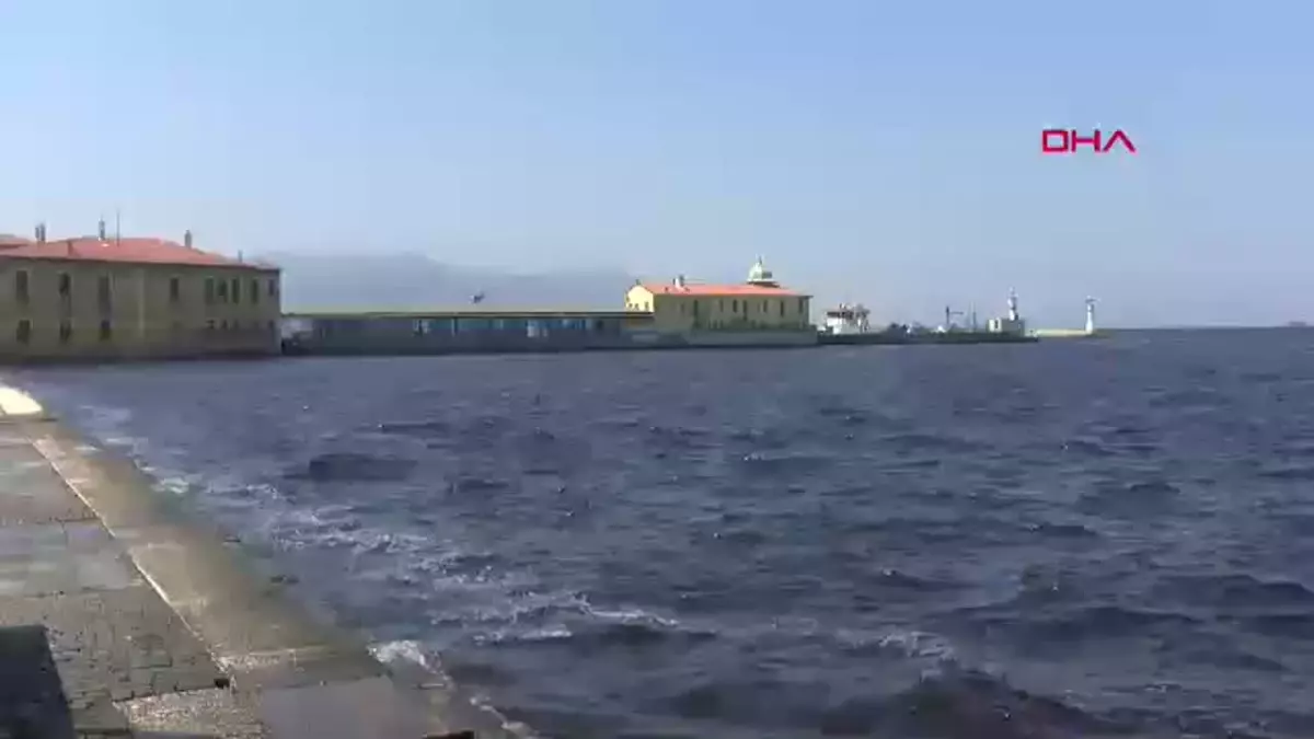 İzmir\'de Balık Ölümleri Nedeniyle Su Ürünleri Av Yasağı Uygulandı