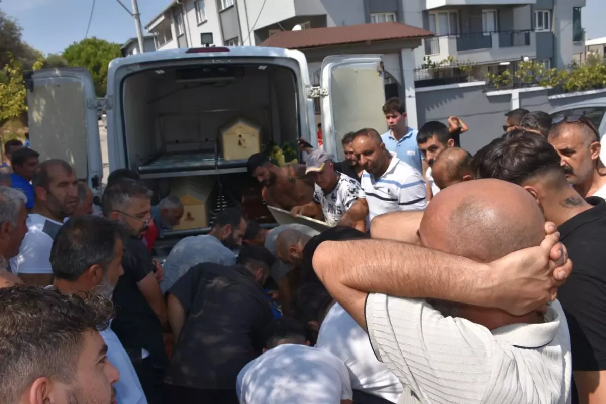 İzmir\'deki baba katliamı sonrası amca konuştu: Çocuklarıyla ilişkisi güzeldi, onları çok seviyordu