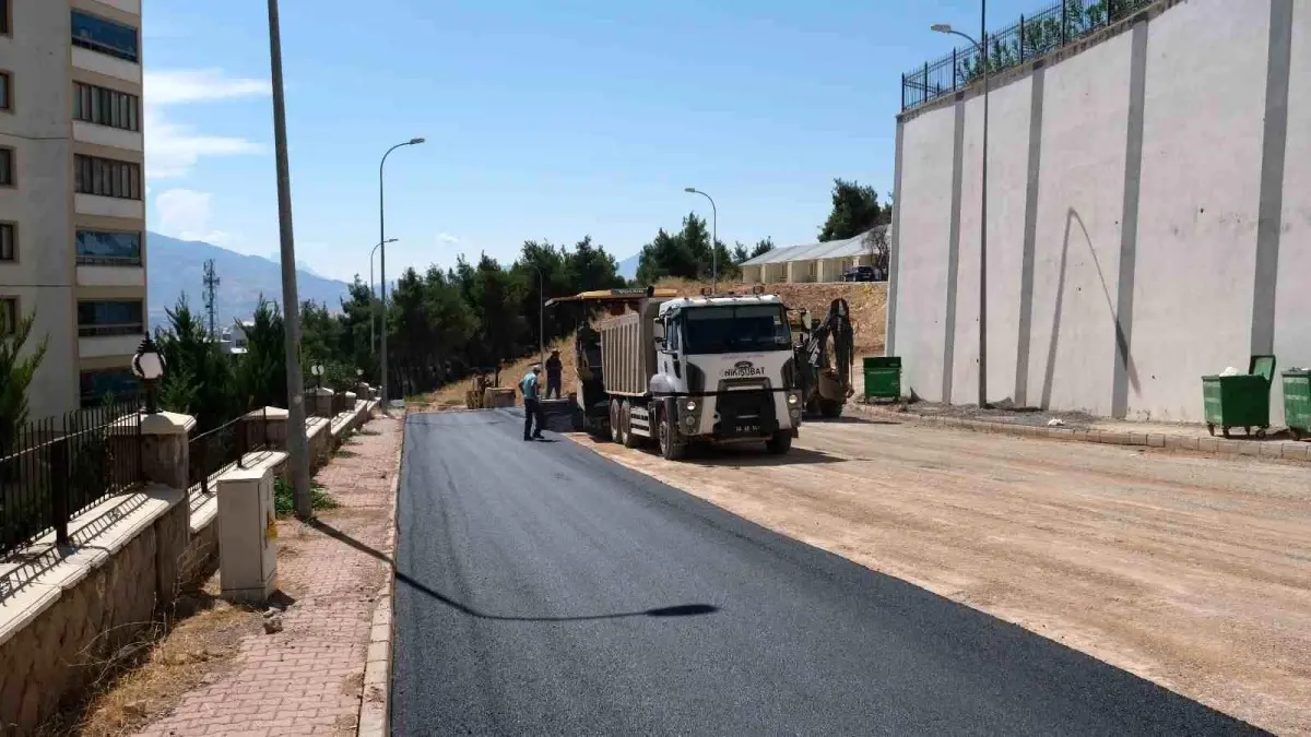 Kahramanmaraş Onikişubat Belediyesi Asfalt Seferberliğine Devam Ediyor