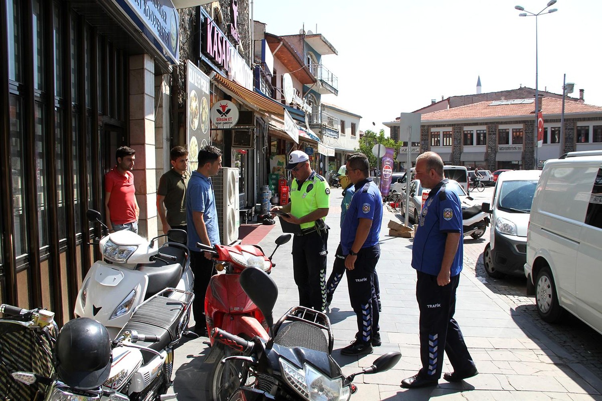 Manisa\'da Kaldırımların Güvenliği İçin Denetim Başlatıldı