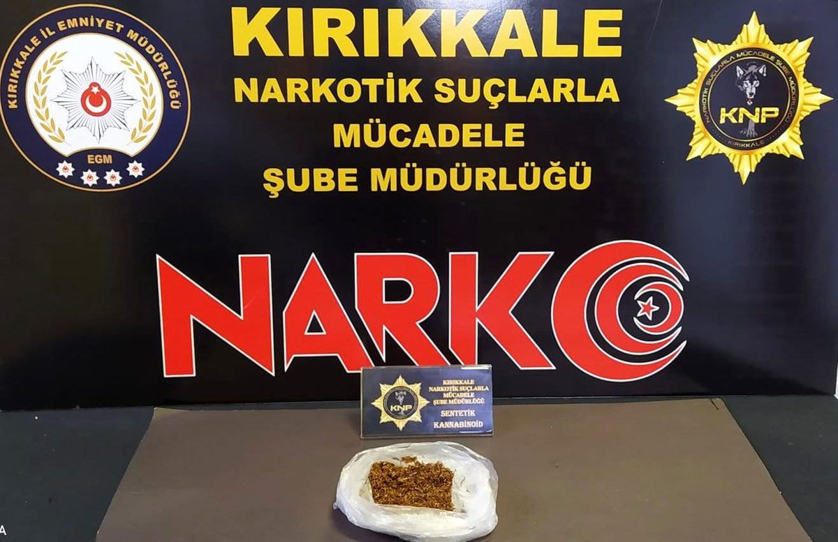 Kırıkkale\'de Uyuşturucu Operasyonu: Hükümlü Teslim Edildi, Şahıs Hakkında Adli İşlem Başlatıldı