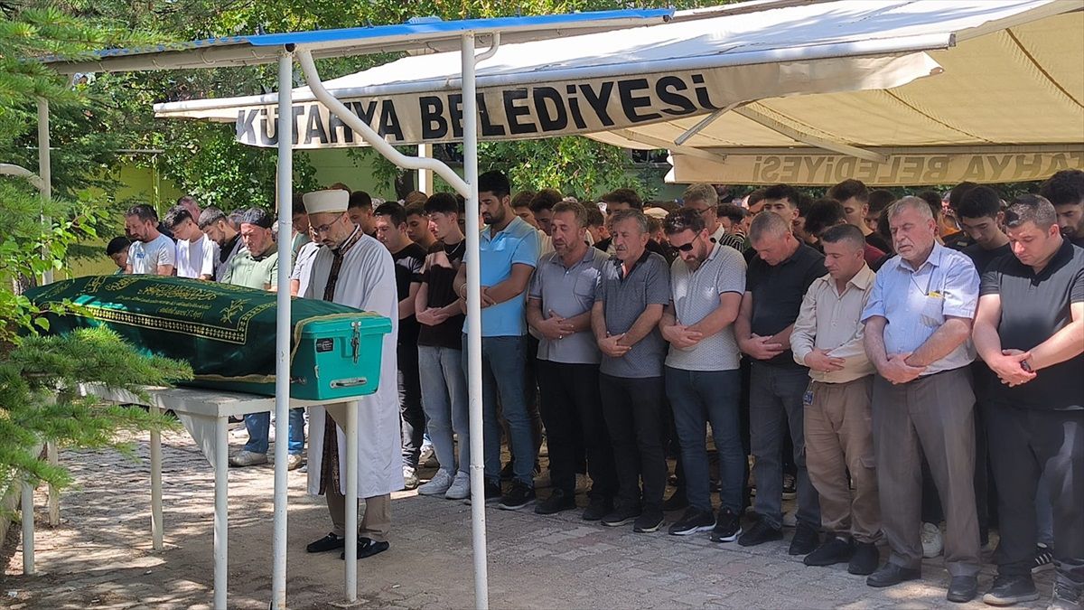 Kütahya\'da Motosikletli Kurye Hayatını Kaybetti