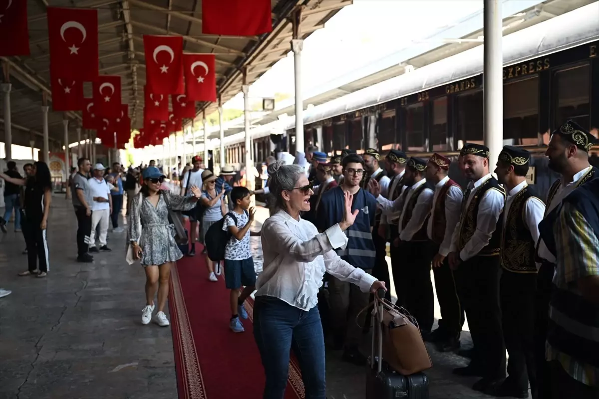 Orient Express İstanbul\'a ulaştı