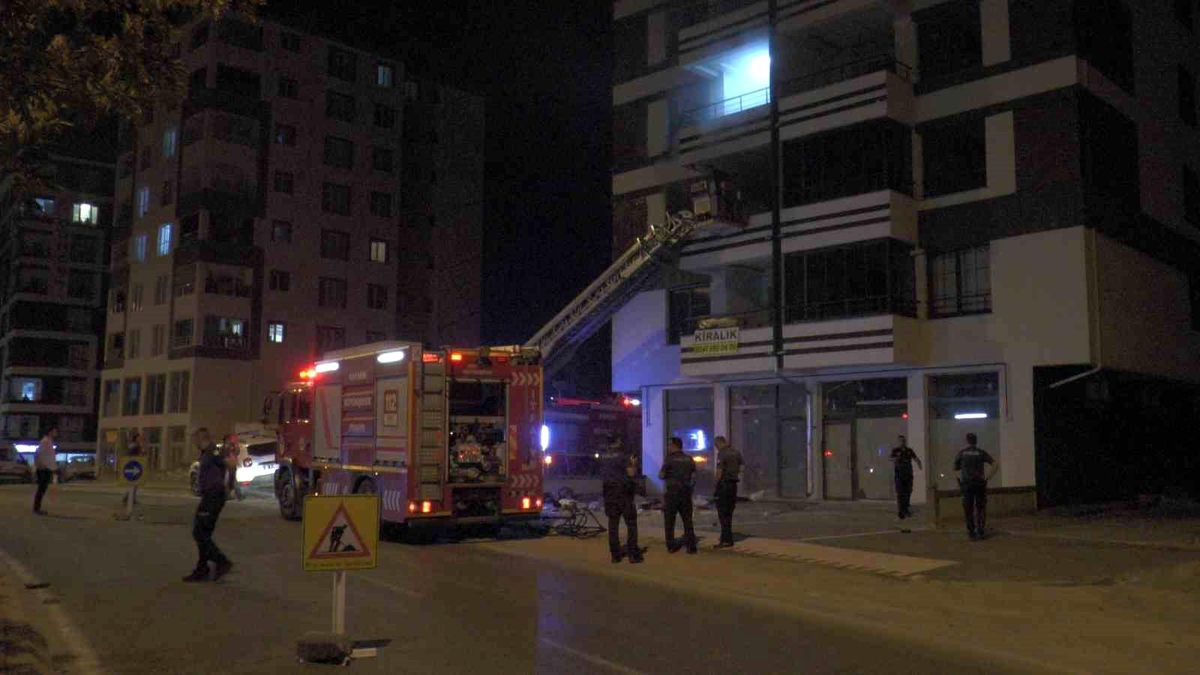 Kayseri\'de sinir krizi geçiren şahıs evini ateşe verdi