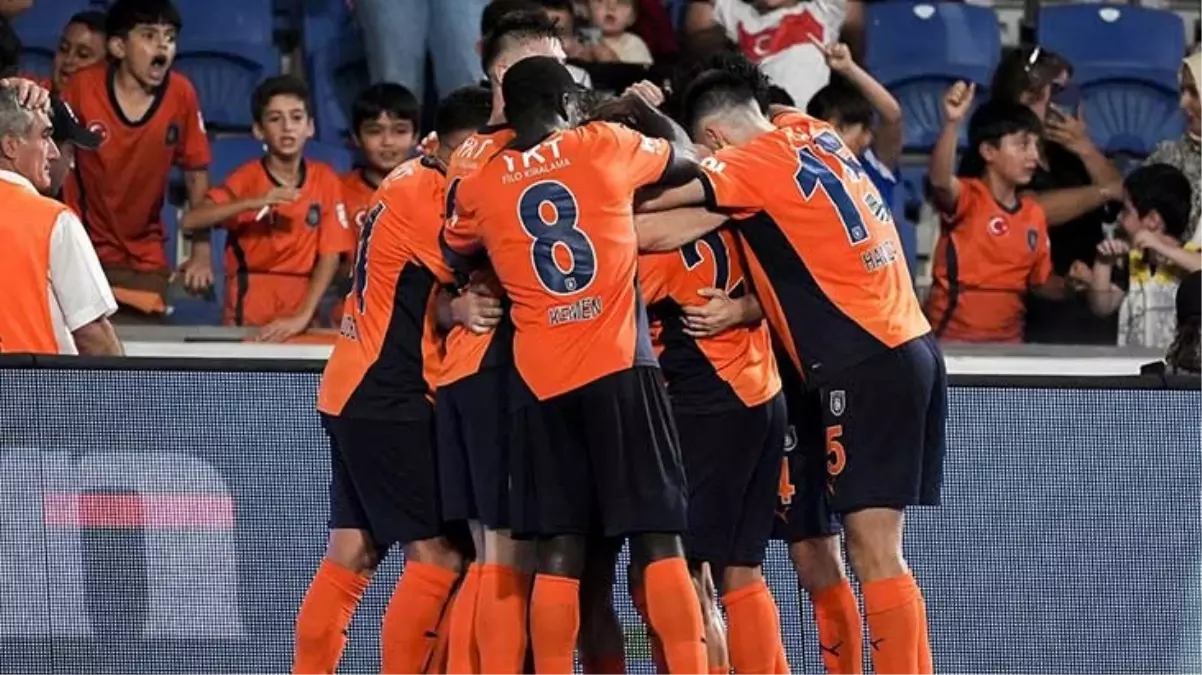 St Patrick\'s Athletic\'i 2-0 yenen RAMS Başakşehir, UEFA Konferans Ligi\'ne kaldı