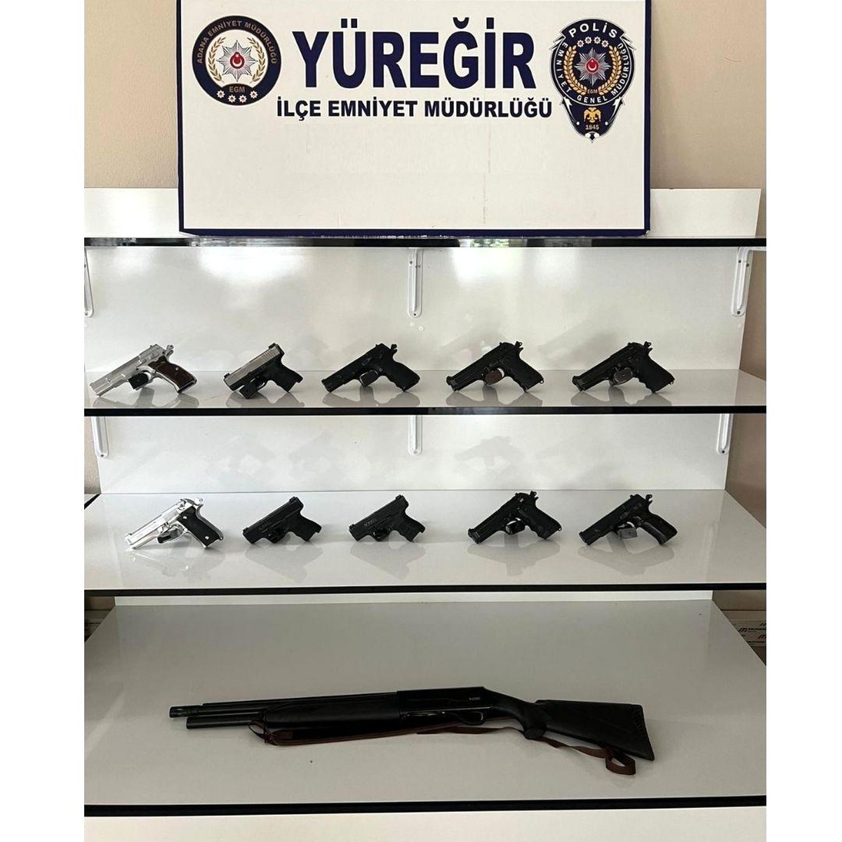 Adana\'da Yüreğir Polisi 104 Aranan Şahsı Yakaladı