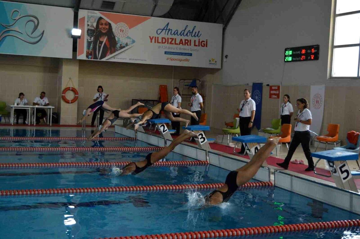 30 Ağustos Zafer Bayramı\'nda Yüzme Müsabakaları Başladı