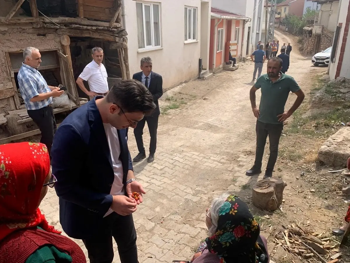 Almus Kaymakamı Emre Çömen köy gezilerini sürdürüyor